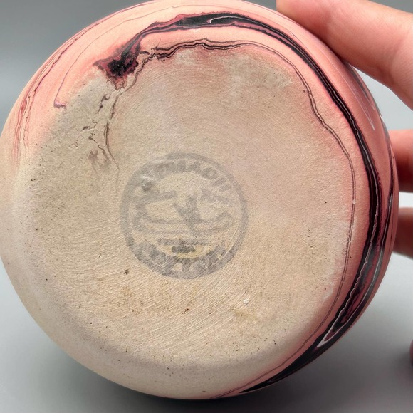 Vintage Indian River Nemadji Pottery Swirl Vase 5" - Picture 6 of 6